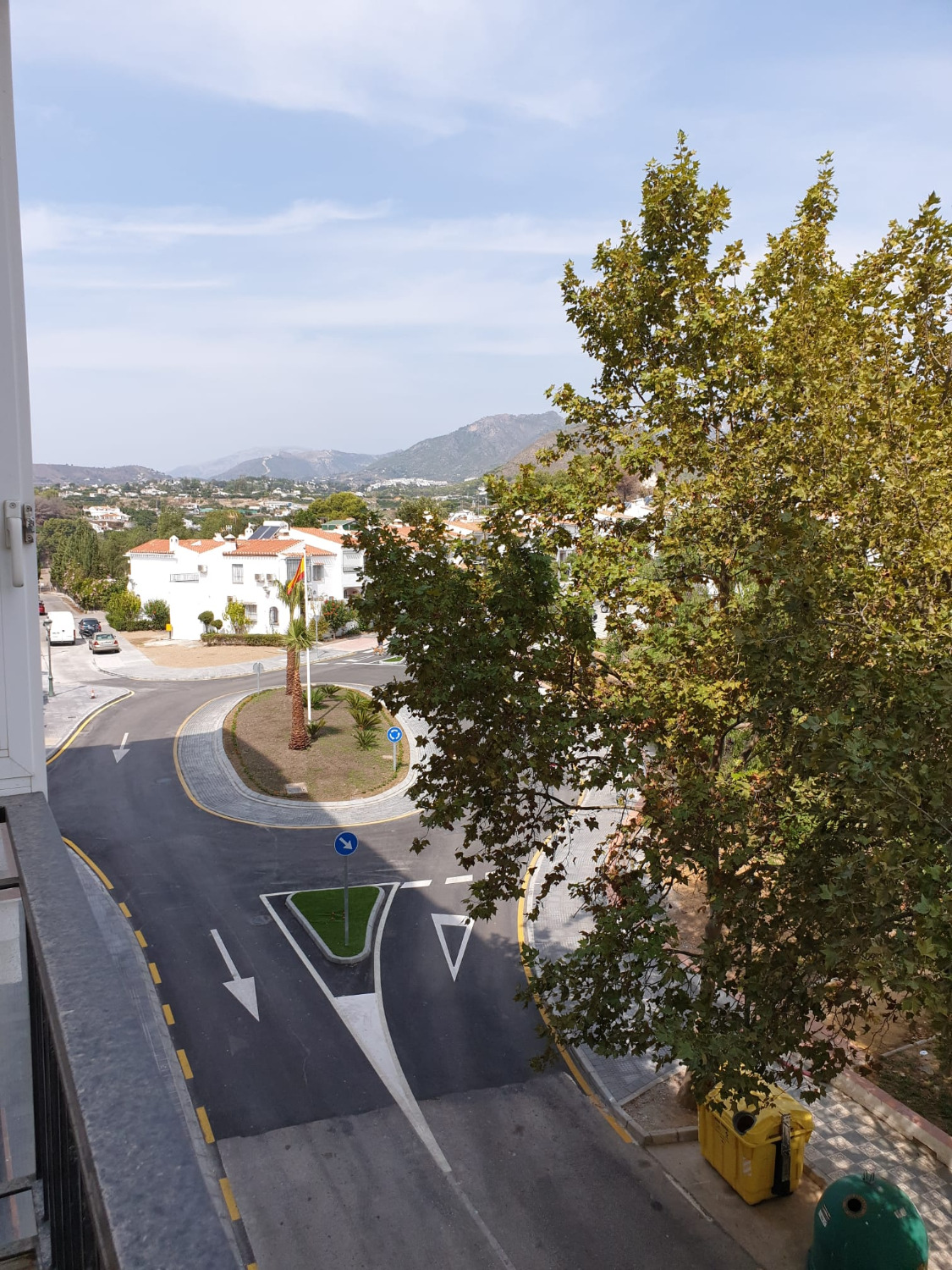 Appartement met twee slaapkamers met een prachtig uitzicht op SIerra de Almijara. AANBIEDINGEN ZIJN WELKOM